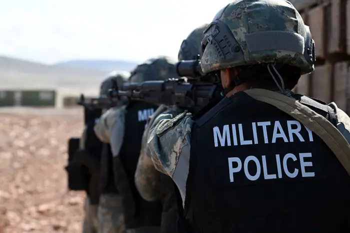 Zakir Həsənov hərbi polisin fəaliyyəti ilə tanış oldu