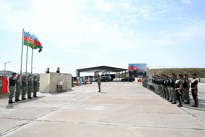 Zakir Həsənov hərbi polisin fəaliyyəti ilə tanış oldu