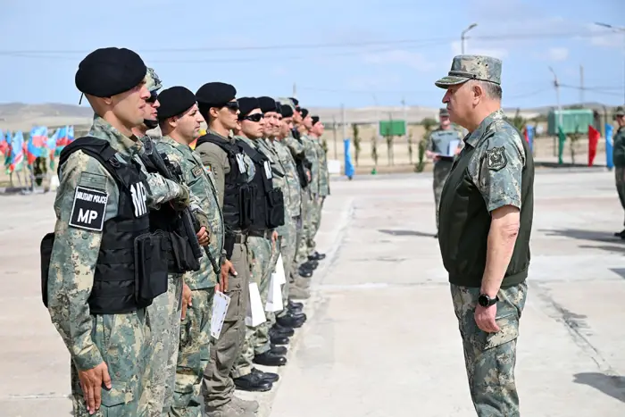 Zakir Həsənov hərbi polisin fəaliyyəti ilə tanış oldu