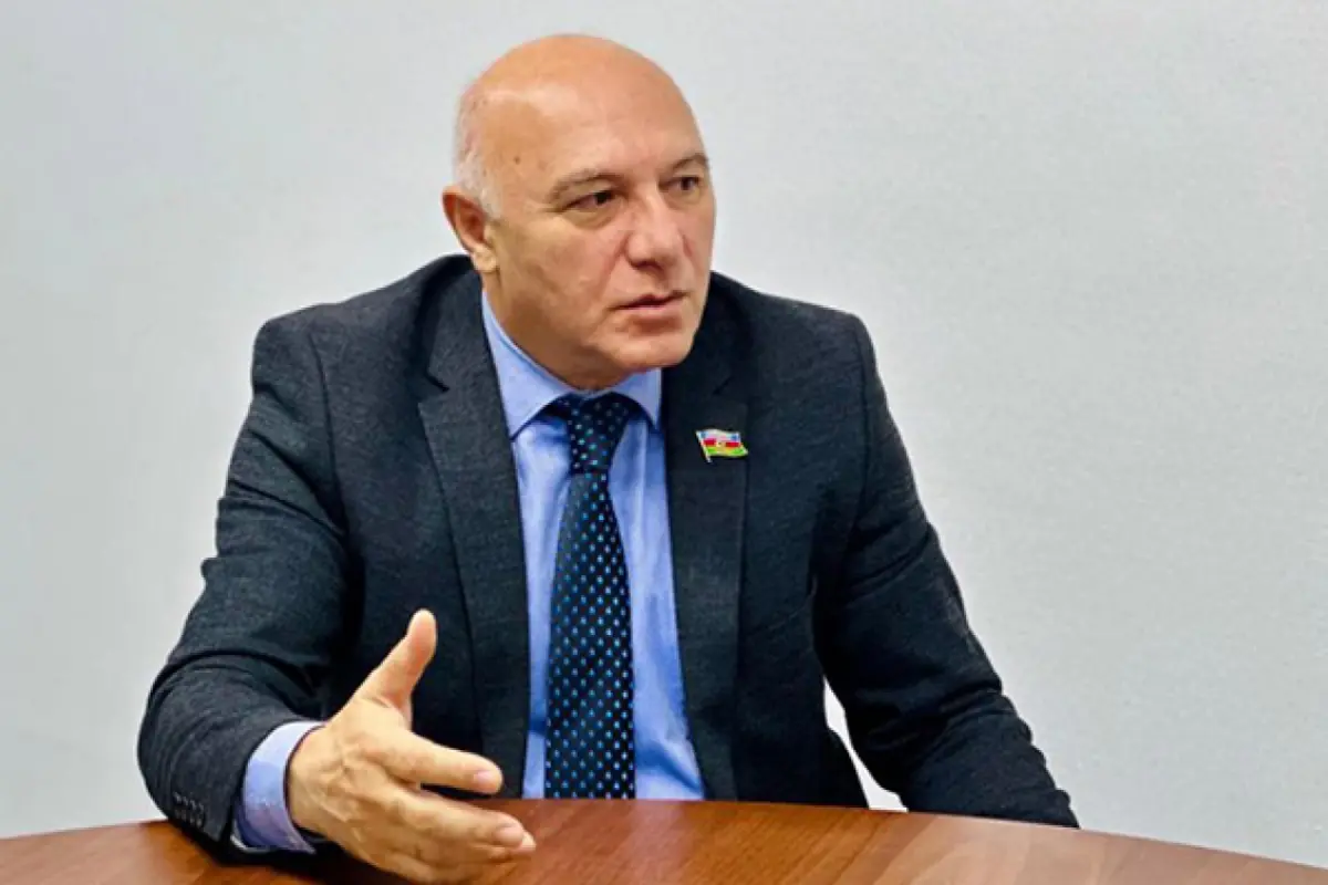 Deputat Əlizadə: Şəhərdəki tıxaclara görə üzr istənməlidir