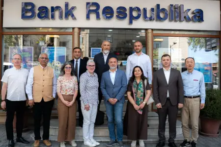 AİB rəhbərləri Gəncədə Bank Respublika müştəriləri ilə görüşdü
