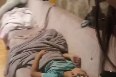 Sabunçuda bağlı mənzildə qalan 2 azyaşlı xilas edildi