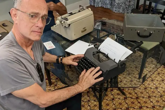Tom Henks çap maşınları kolleksiyası ilə diqqət çəkir