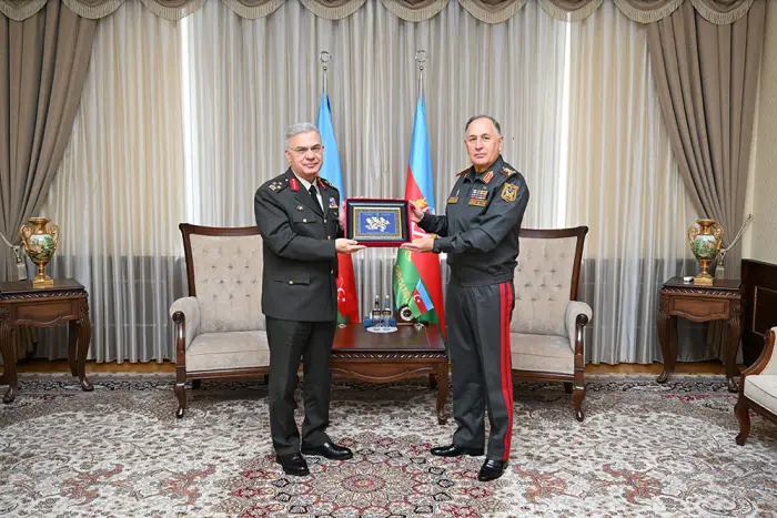 Kərim Vəliyev türkiyəli general Kılınçla görüşdü