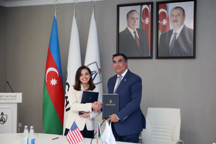 ABŞ-lı professorlar Bakı Ali Neft Məktəbində qonaq oldu