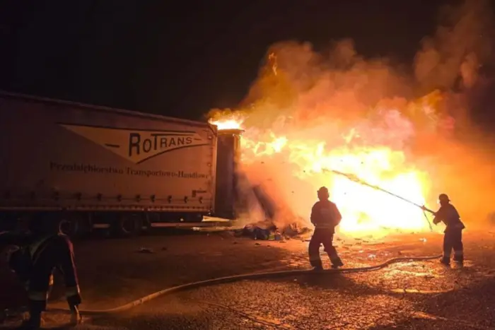 Culfa rayonunda Scania yük maşını yanıb, kabin və qoşqu məhv olub