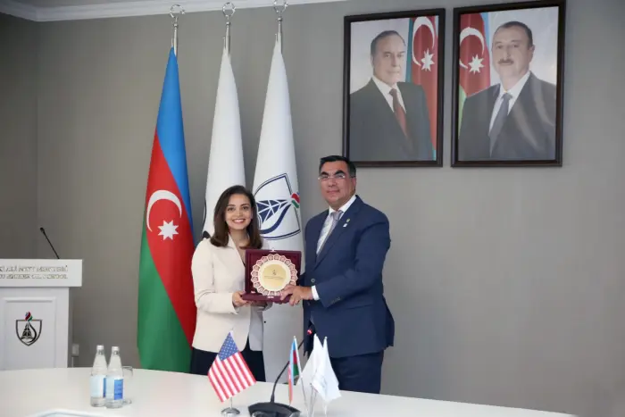 ABŞ-lı professorlar Bakı Ali Neft Məktəbində qonaq oldu