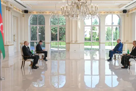 Prezident İlham Əliyev Estoniyanın ilk səfirini qəbul etdi