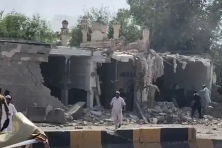 Pakistanda məscid yaxınlığında partlayış: 15 ölü, 50 yaralı
