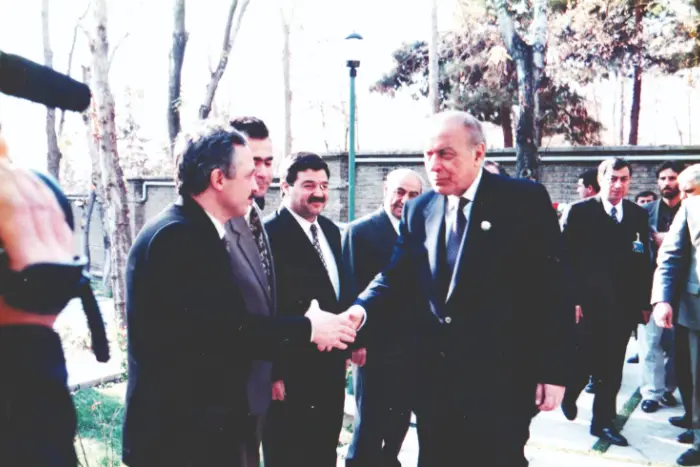 Cavanşir Vəkilov: Səməd Vurğunun qardaşoğlu diplomat