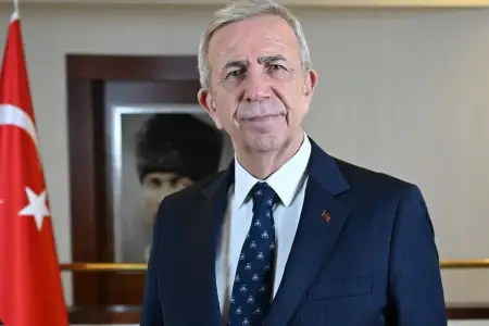 Ankara Bələdiyyəsinin sədri Mansur Yavaş CHP-dən istefa verdi