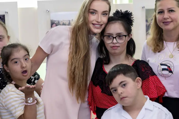 Alyona Əliyeva xüsusi qayğı mərkəzinə baş çəkib