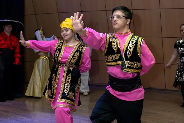 Alyona Əliyeva xüsusi qayğı mərkəzinə baş çəkib