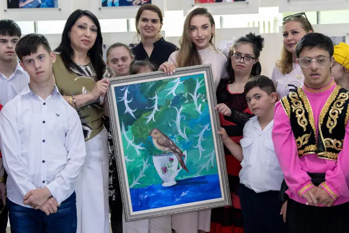 Alyona Əliyeva xüsusi qayğı mərkəzinə baş çəkib