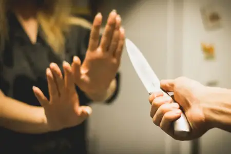 Ağcəbədidə qadın bıçaqlanıb, vəziyyəti ağırdır