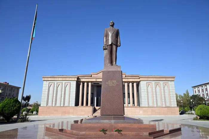 Mədəniyyət naziri Adil Kərimli Naxçıvanda vətəndaşları qəbul etdi
