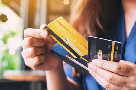 Azərbaycan bankları kartın təkrar satışını məhdudlaşdırır