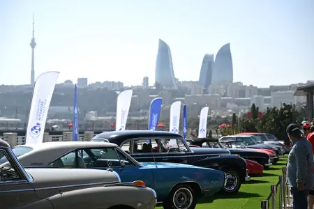 Bakıda Formula 1 çərçivəsində klassik avtomobil sərgisi açılıb