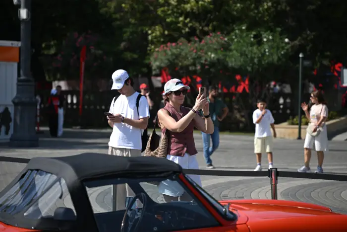 Bakıda Formula 1 çərçivəsində klassik avtomobil sərgisi açılıb