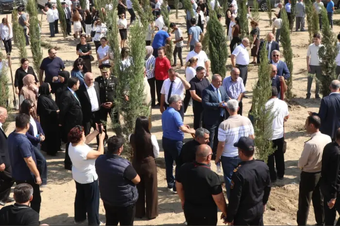 Suraxanıda Anım Günündə 750 sərv ağacı əkildi