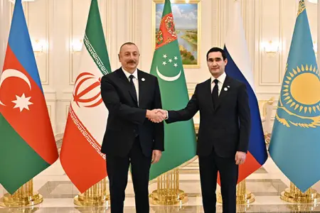 Əliyev Türkmənistanın müstəqillik gününü təbrik etdi