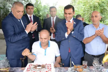 Millət vəkili Anar Məmmədov Tərtərdə qazini ziyarət etdi