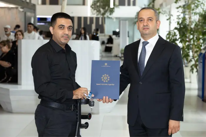 Yevlaxda şəhid ailələrinə 50 mənzil, 19 avtomobil verildi