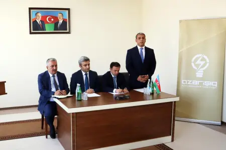 "Azərişıq" Culfada fermer və sahibkarlarla görüşüb