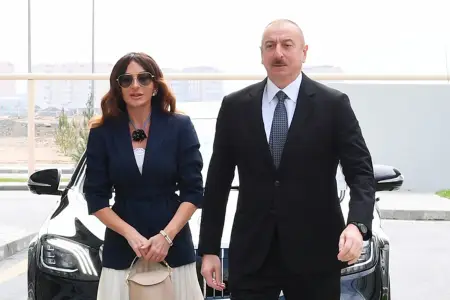 İlham və Mehriban Əliyev Formula 1 finalına baxır