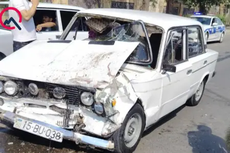 Cəlilabadda VAZ və Mercedes toqquşdu, 4 yaralı