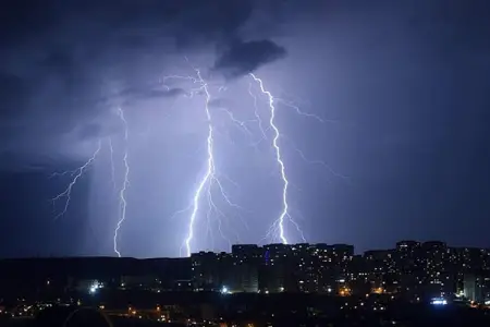 Bəzi rayonlarda leysan, şimşək və dolu gözlənilir