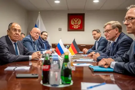 Lavrov və Vadeful dörd il yarım sonra ilk dəfə görüşdü