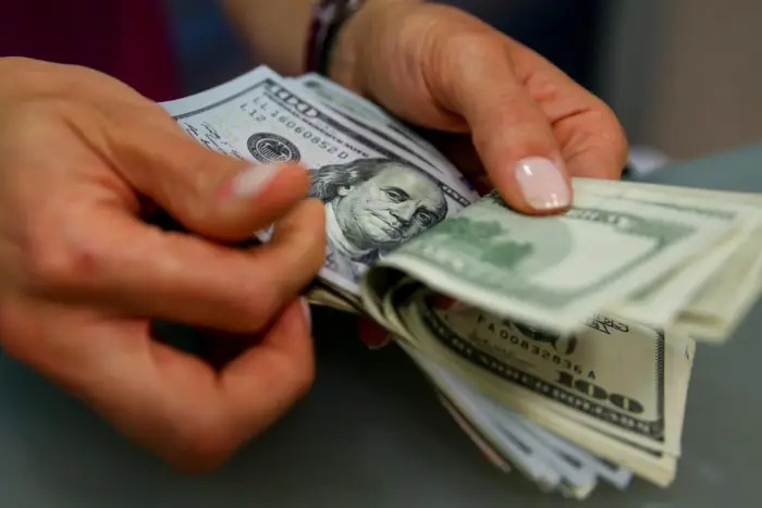 İraq-ABŞ arasında nağd dollar razılaşması təsdiqləndi