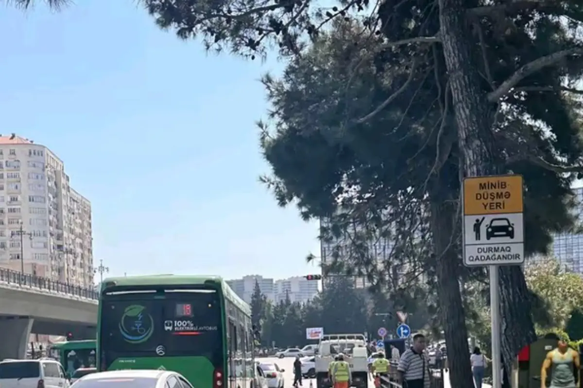 Bakıda “20 Yanvar” metrosu yaxınlığında yeni dayanacaq açıldı