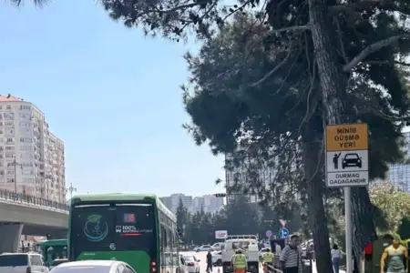 Bakıda “20 Yanvar” metrosu yaxınlığında yeni dayanacaq açıldı