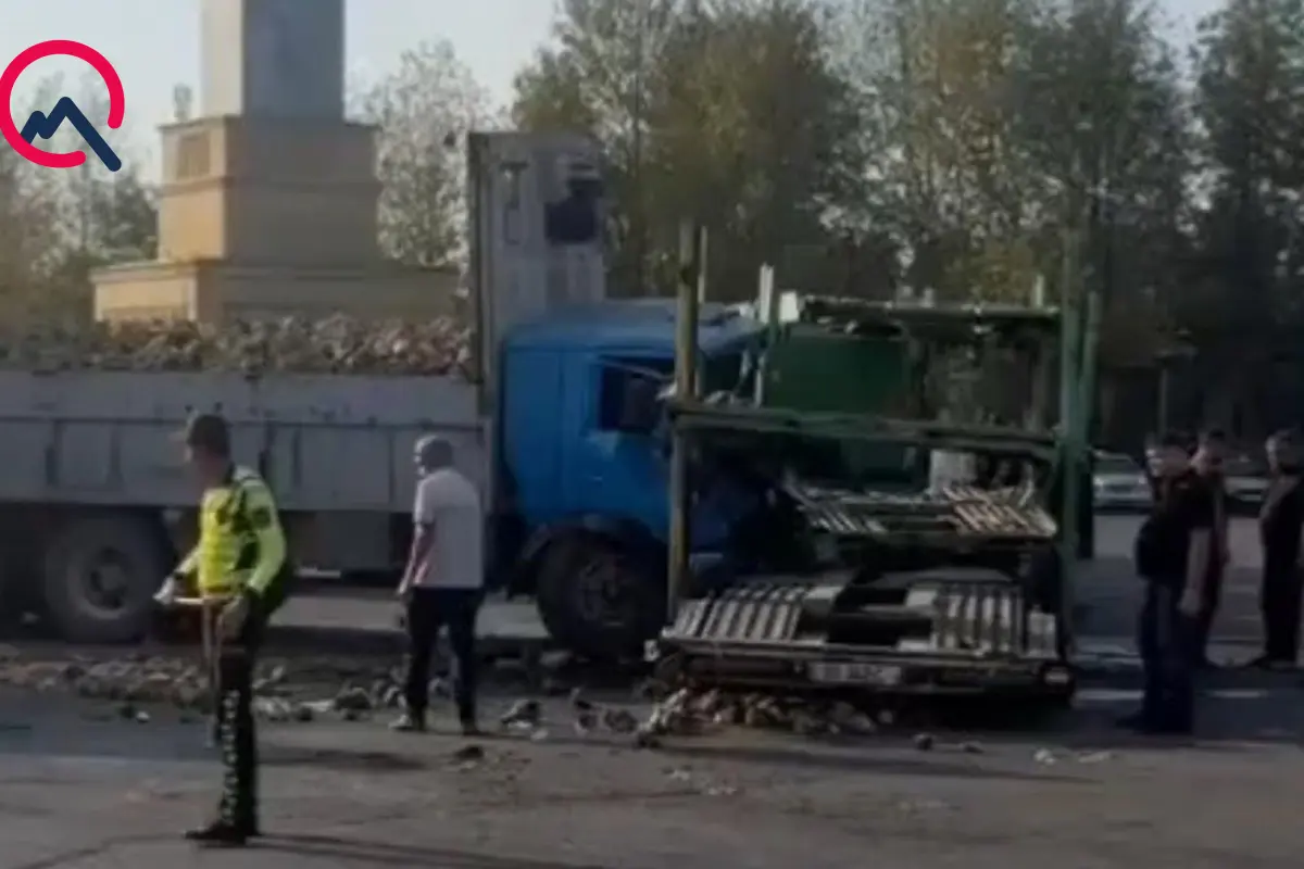 Yevlaxda iki yük maşını toqquşdu, bir nəfər yaralandı