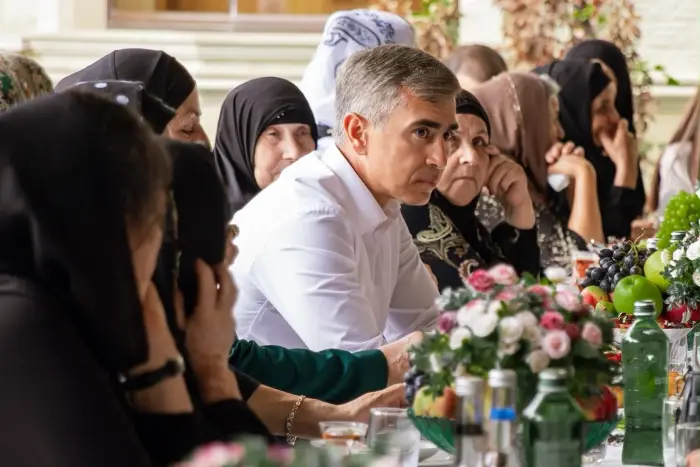 Anar Ələkbərov Masallıda şəhid analarıyla görüşdü