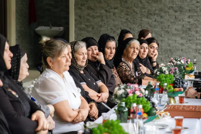 Anar Ələkbərov Masallıda şəhid analarıyla görüşdü