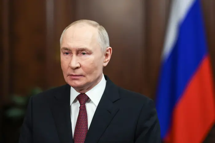 Putin: NATO şişir və dünyanın digər regionlarına yayılır