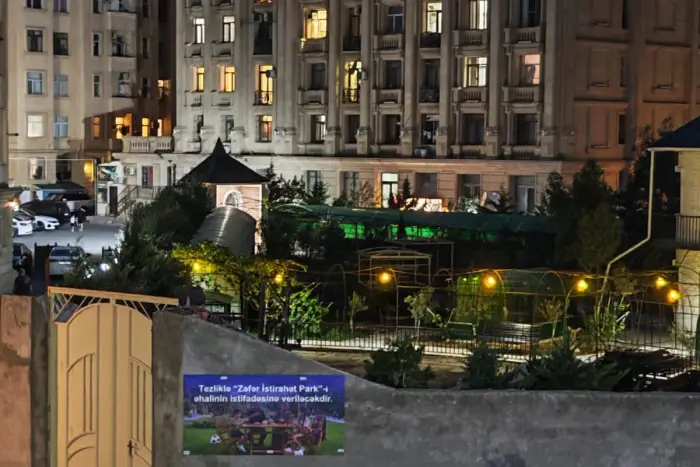 Səbaildə “Bəy Mamed” hasarlanan həyəti parka çevirir