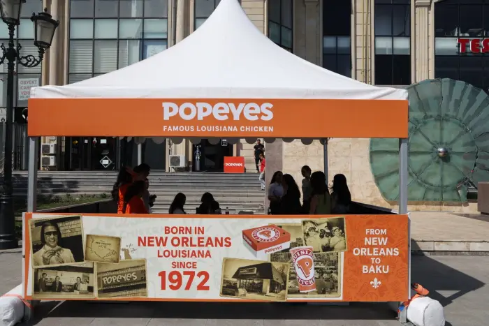 “Popeyes” Azərbaycanda üçüncü, ən böyük filialını açıb