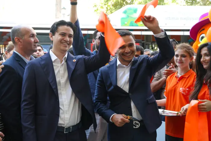 “Popeyes” Azərbaycanda üçüncü, ən böyük filialını açıb