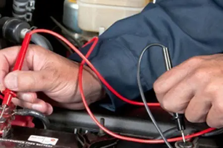 Ağdərədə elektrik xətti çəkən kişi cərəyan vurmasından öldü